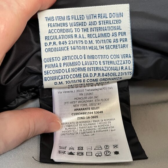 Moncler Vest w/Hood - Longe Saison - Black - Size 3 - Authentic - Picture 11 of 17